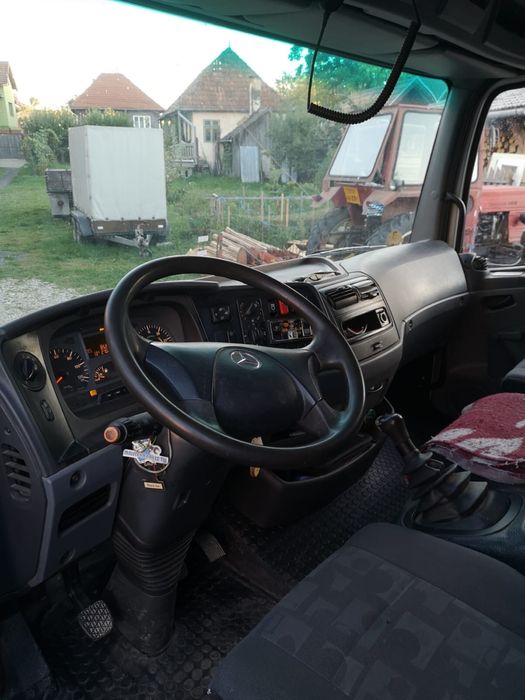 Mercedes  Atego, basculabila trei parti. Stare foarte buna de functionare.