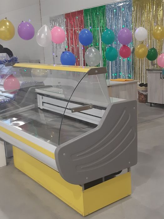 Холодидьные гастрономические витрины