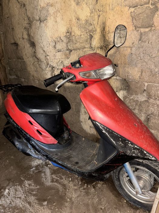 Продавам ХОНДА ДИО АФ 27 И ЧАСТИ ОТ АФ 18.