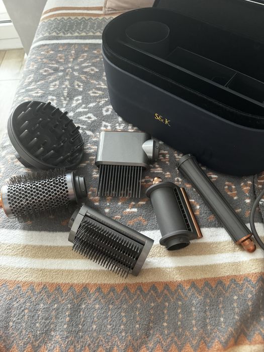 Продам дайсон оригинал