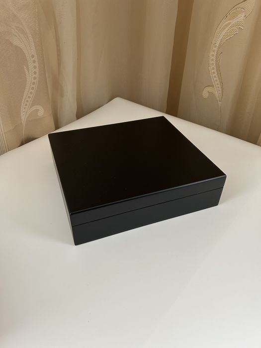 Хумидор за до 30 пури от кедър – черен / махагон