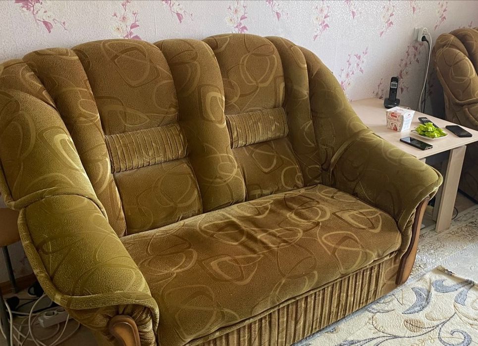 Продам диванчик 1.20