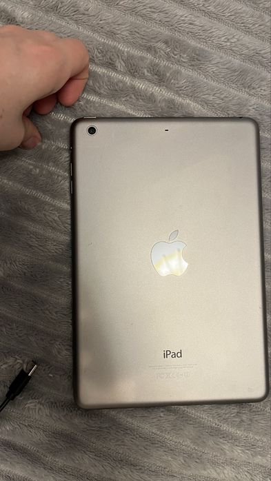 Продам ipad mini2 16GB