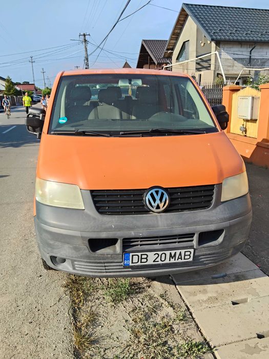 Se vinde Volkswagen T5, 1.9 tdi,6locuri, obloanele sunt de aluminiu și nu sunt lovite sau strâmbe,2anvelope de rezervă,C-uri.