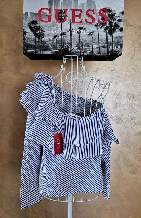 Блуза с голяма къдра "Guess"