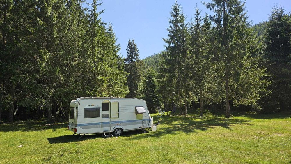 Vand rulota Hobby Excelent 460 echipată off-camping