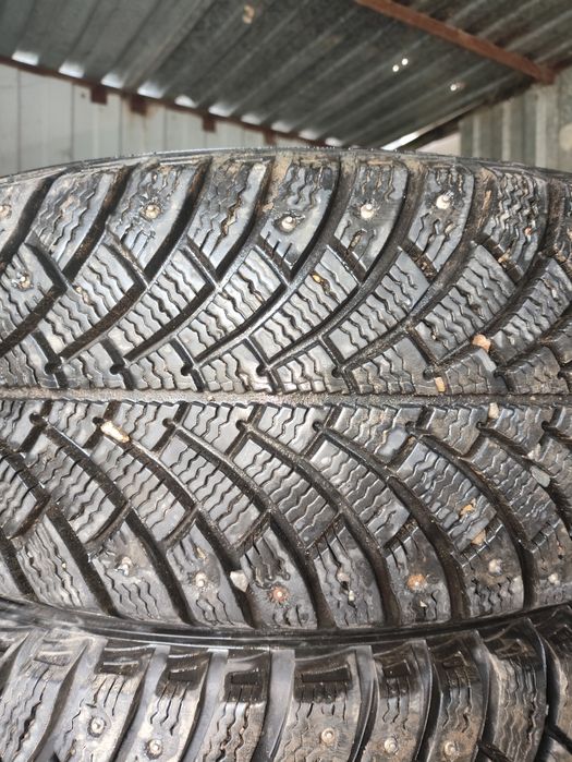 Продам шины ш215в65д16