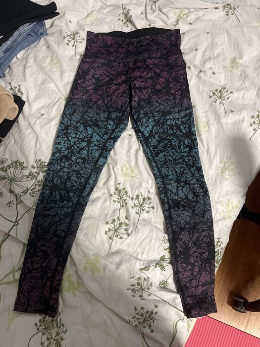 Клинове: nike, hm. Размер S-M