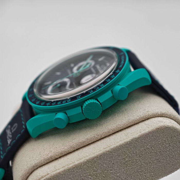 Swatch Omega Speedmaster MISSION ON EARTH