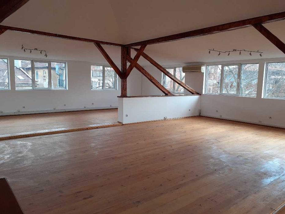 Офис в Центъра до Метрото