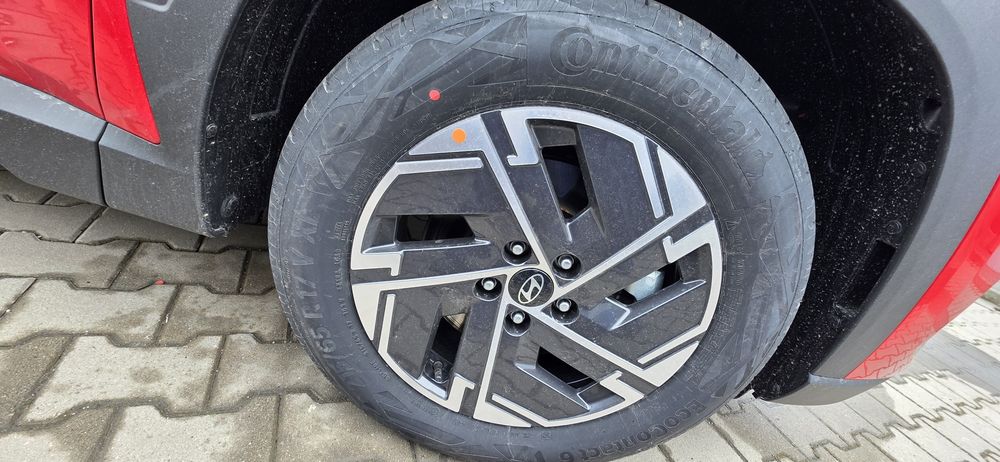 Vand 4 Anvelope TUCSON  215/65/R17 103 V XL