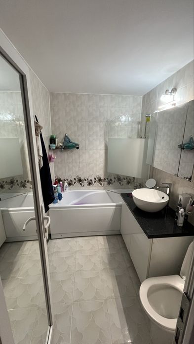 Vand apartament cu 2 camere