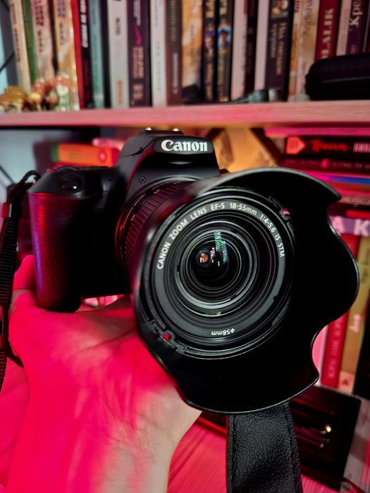 Canon 250D, professional kamera