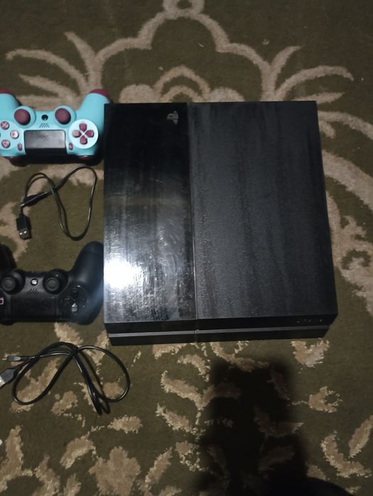 PS4 продаю в хорошем состоянии