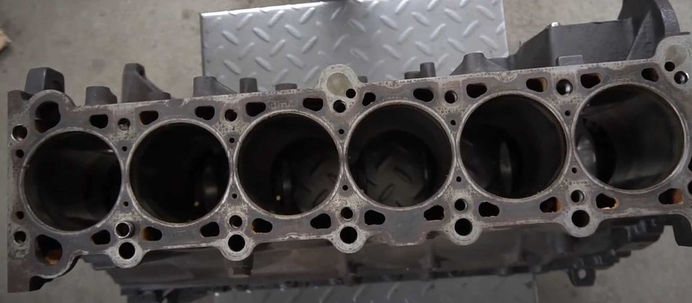 Цилиндров блок BMW M50B25