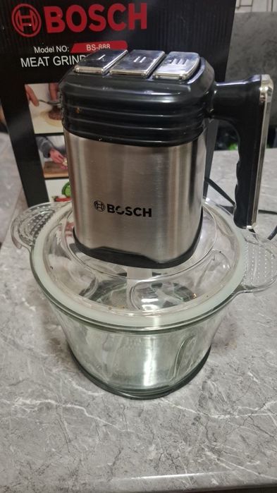 Измельчитель Бош BS-888