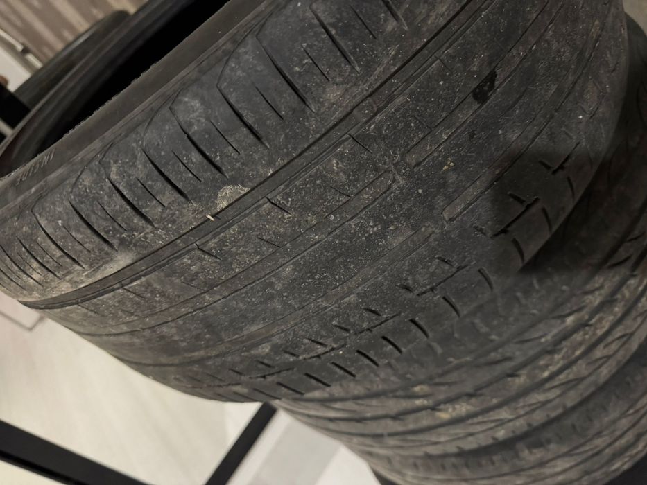 Vand cauciucuri de vara , o pereche pireli si o pereche continental