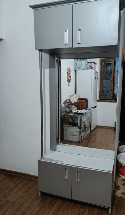 Прихошка и айнасмен и подставка