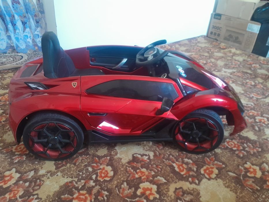 Детский электромобиль