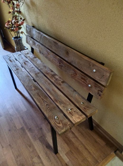 Пейка - метал, дърво