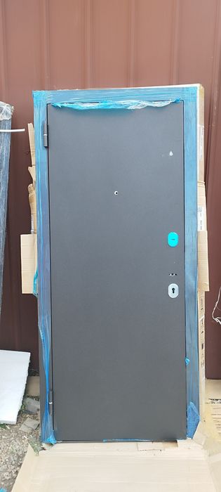 Входная дверь РОССИЯ