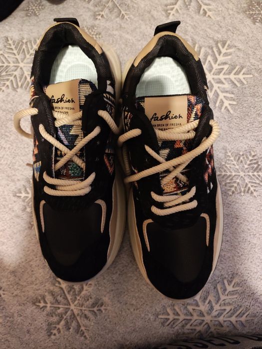 Продам Кроссовки