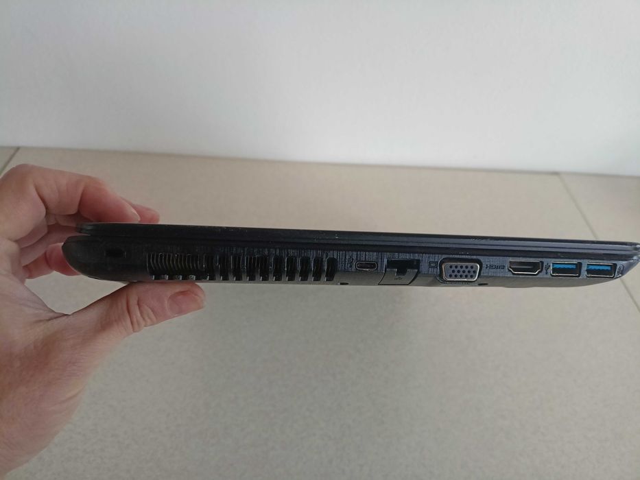 Laptop F5-573G  15.6 FHD Procesor I5-7200u ram 8 ddr4 Nvidia 940MX SSD