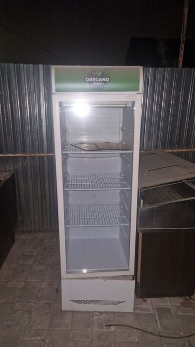 Витринный холодильник