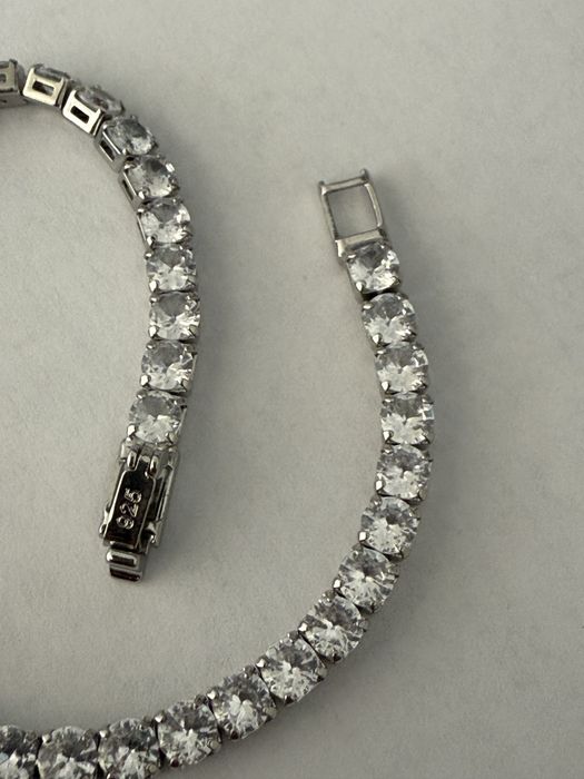 Bratara argint cu pietricele