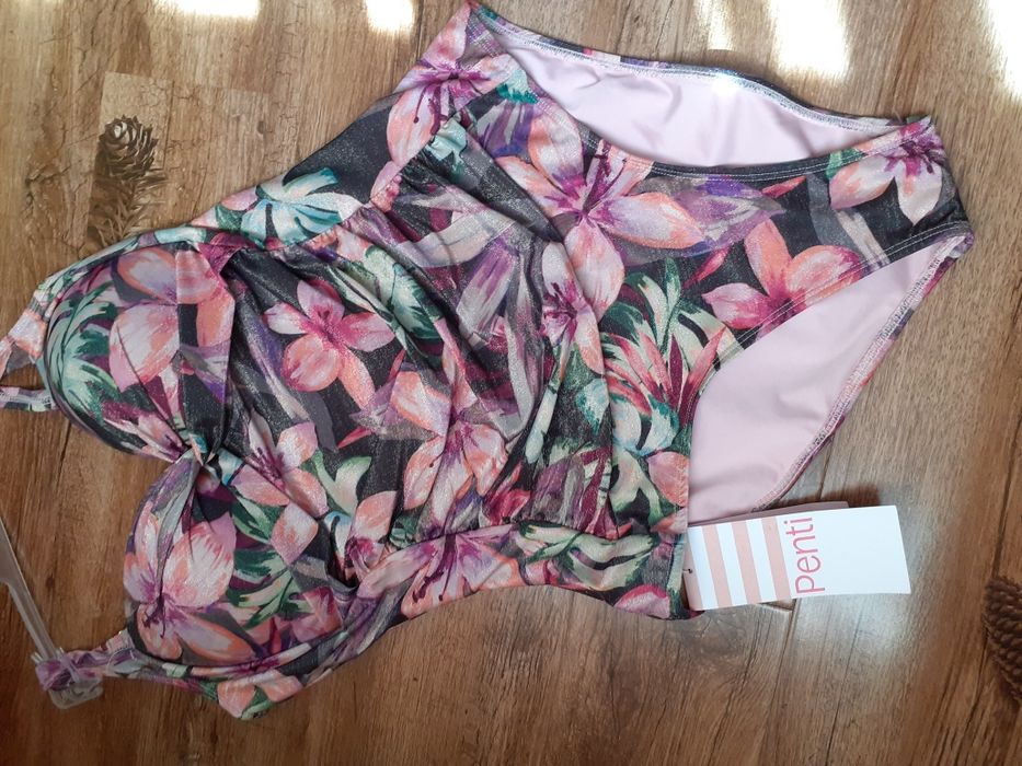 Penti costum de baie