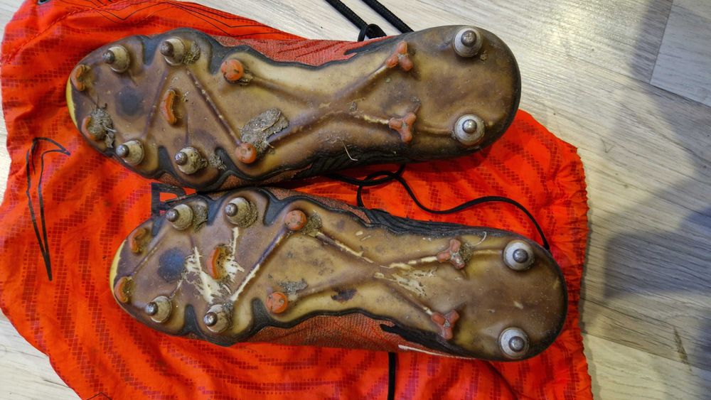 Футболни Бутонки 42,5