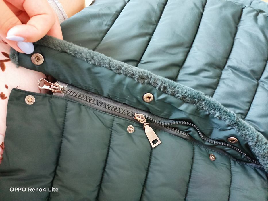 Продам куртку женскую