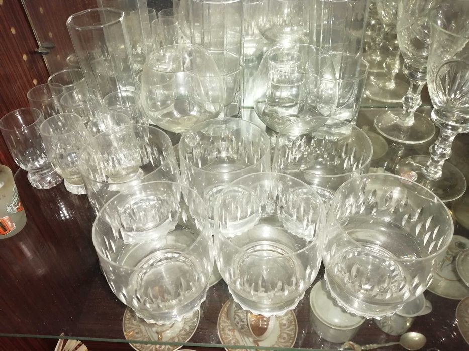 Чаши,сервизи и други неща