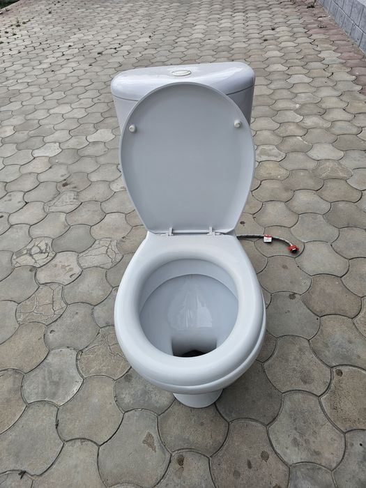 Продоется Унитаз