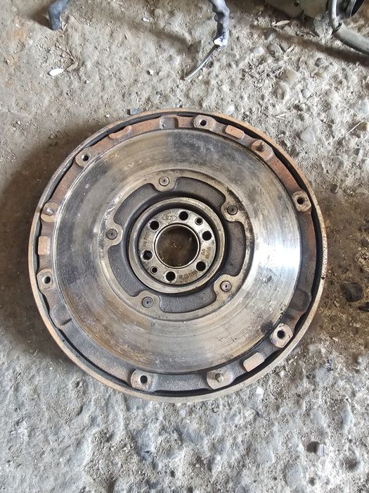 Lichidare stoc Kit ambreiaj voalnta masa dubla Ford Focus 3 Hatchback 1.6 TDCi 115 cai motor T1DA T1DB Cutie manuala 6+1 an 2014