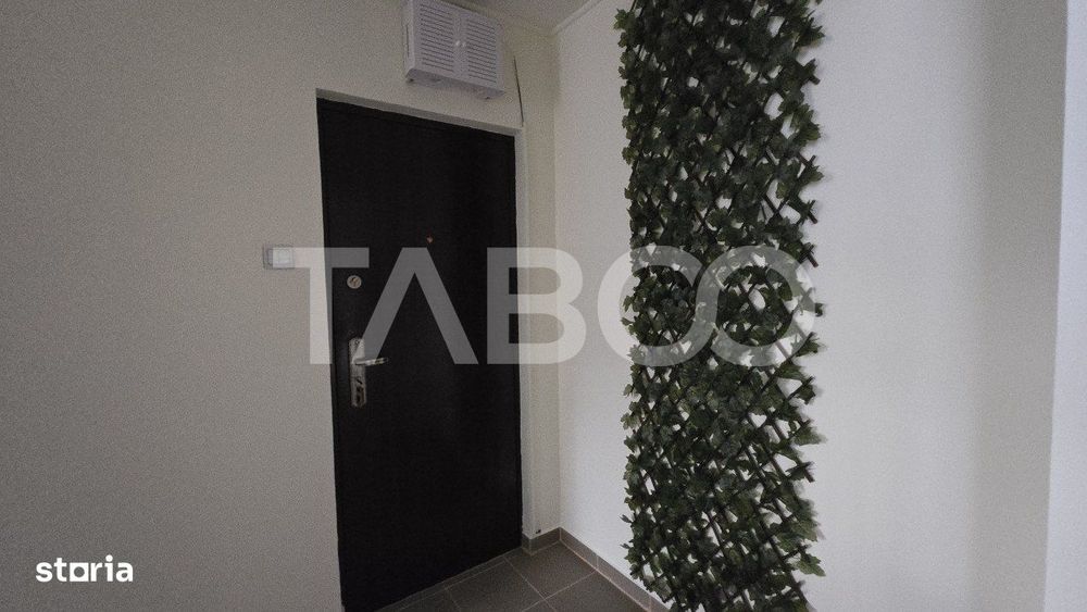 Apartament 2 camere la parter pretabil spatiu comercial de vanzare