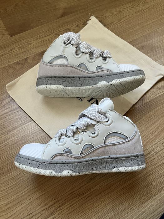 lanvin curb.
