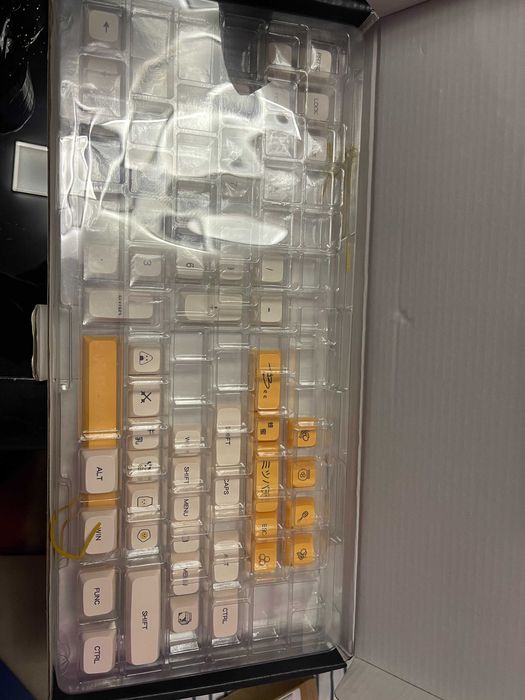 Геймърска клавиатура Epomaker TH80 с Akko суйчове