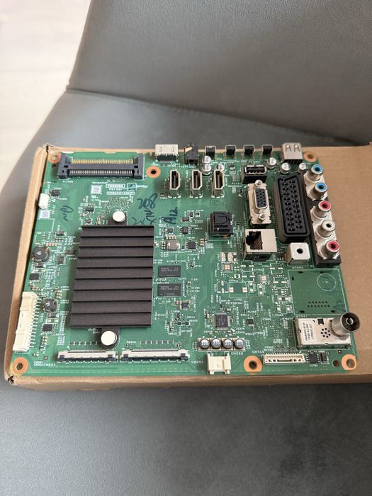 Продавам проблемна main board платка от телевизор Toshiba 46TL938