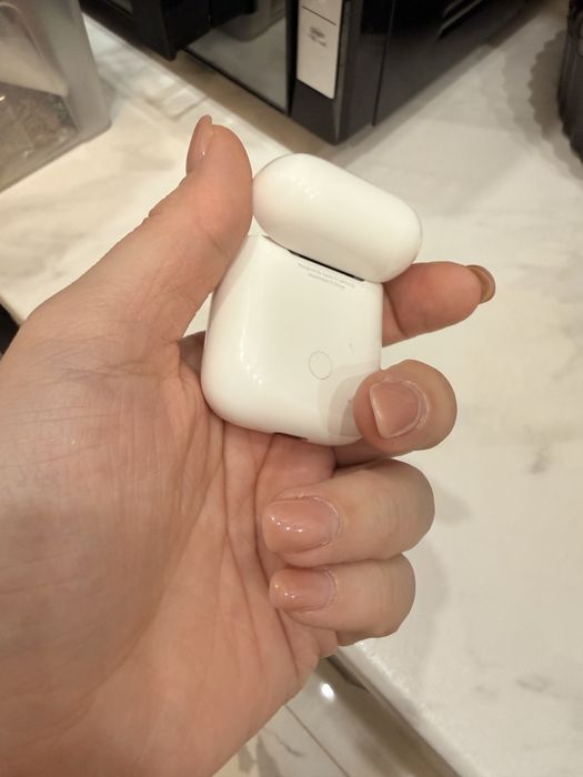 Продаю кейс от наушников оригинал