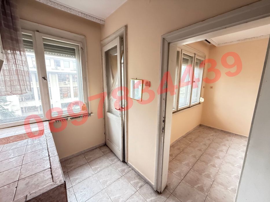 Продава се Четиристаен апартамент в Бургас, Център - 133 кв.м за 1228 €/кв.м - Снимка #7