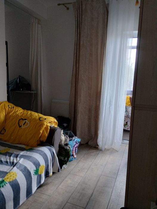 Vând apartament în Dragomirești Deal