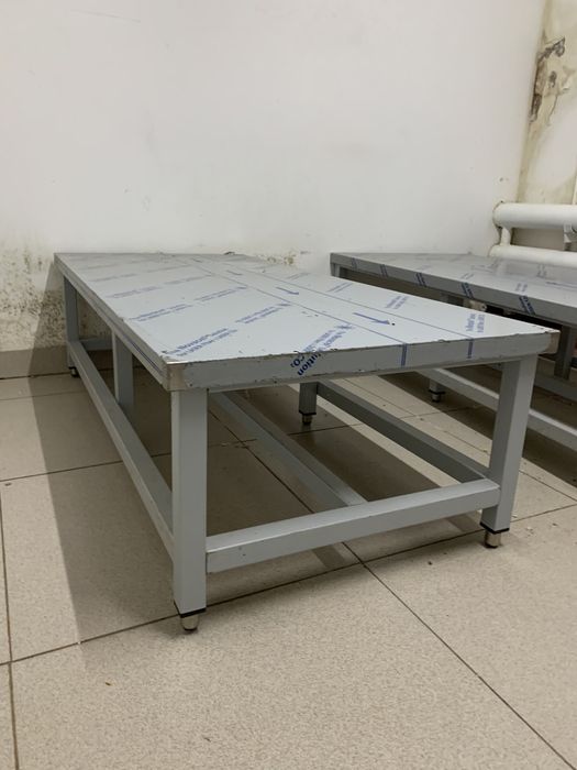 Подтоварник, полки настенные