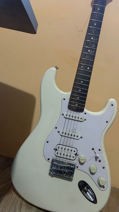 фендер скуайър статокастер за начинаещи