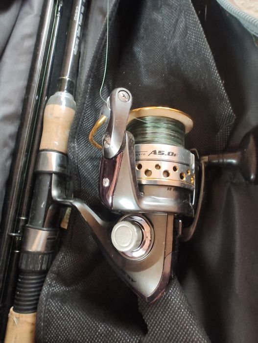 Vând unelte pescuit