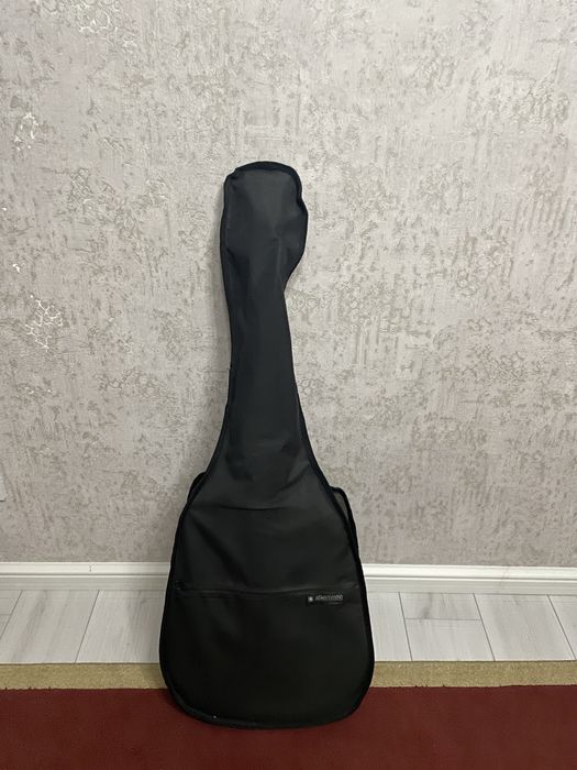 Акустическая гитара