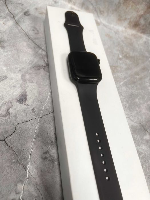 Часы Apple Watch 7