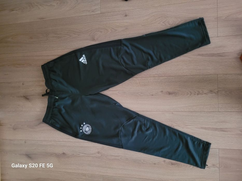 Trening Adidas marime L