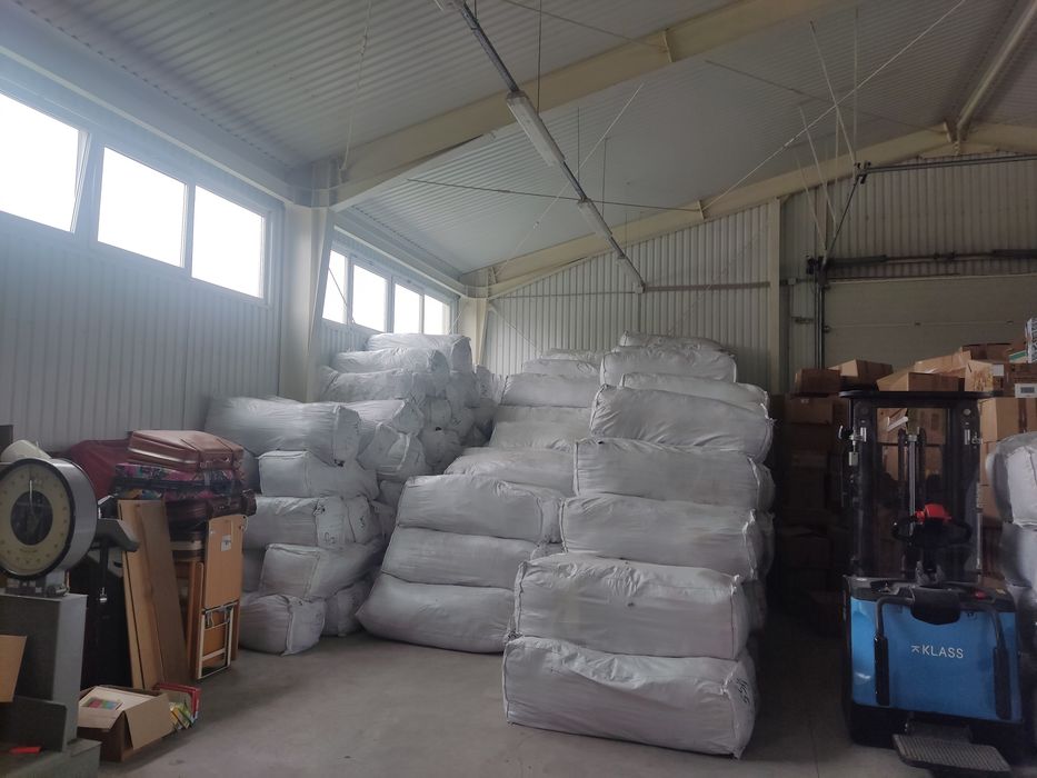 Depozit haine second-hand   de vanzare