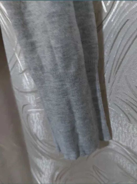 Bluza tricot subtire brodata manual cu mărgele